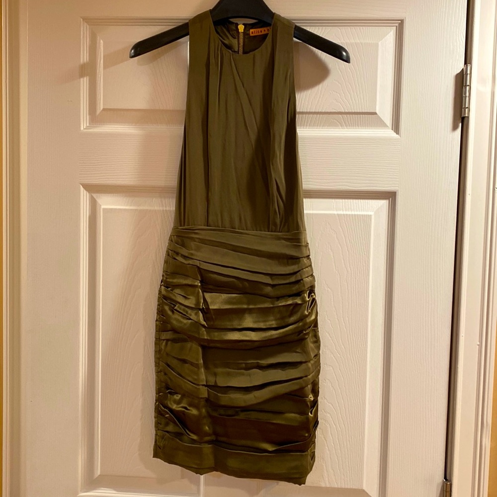 NWT. Alice + Olivia. 32” length.  Safari Green.  Lined